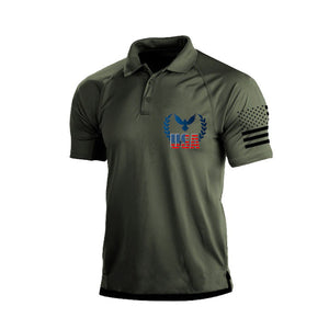 POLO RAGLÁN CON ESTAMPADO DE EMBLEMA NACIONAL DE EE. UU. DE ÁGUILA BLANCA