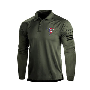 POLO DE MANGA LARGA RAGLÁN CON ESTAMPADO DE RAYO Y BANDERA DE EE. UU. DE 1/4 DE BOTÓN
