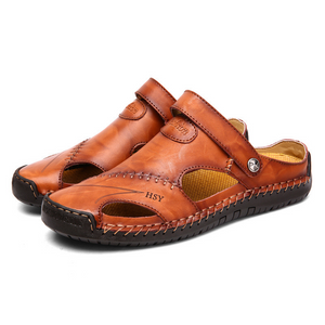 Große Herren-Sandalen aus weichem Leder mit geschlossener Zehenpartie und Handnähten