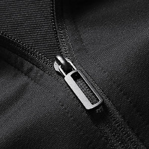 Conjunto de sudadera con capucha y pantalones de tres piezas para actividades al aire libre para hombre