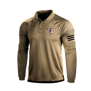 POLO DE MANGA LARGA RAGLÁN CON ESTAMPADO DE RAYO Y BANDERA DE EE. UU. DE 1/4 DE BOTÓN