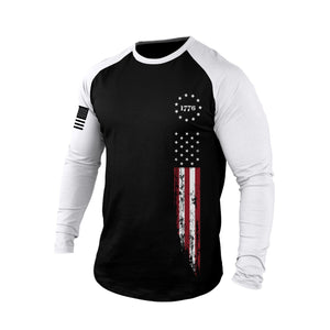 CAMISETA DE MANGA LARGA RAGLÁN CON GRÁFICO DE LA BANDERA DE EE. UU. 1776