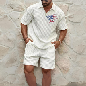 CONJUNTO DEPORTIVO DE POLO DE COLOR SÓLIDO CON CÓMODO ESTAMPADO WAFFLE CON BANDERA DE EE. UU.