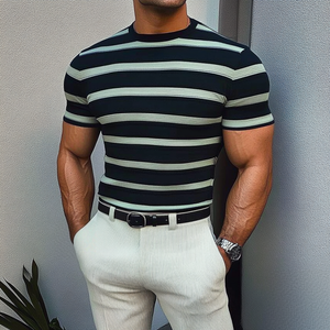 Camiseta informal de punto de manga corta con cuello redondo, rayas y contraste de colores para hombre