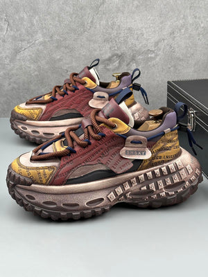 Zapatillas de plataforma con suela de neumático y letras cosidas