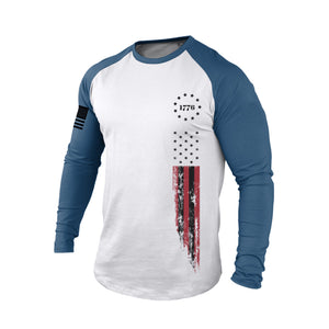 CAMISETA DE MANGA LARGA RAGLÁN CON GRÁFICO DE LA BANDERA DE EE. UU. 1776