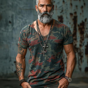 Herren-T-Shirt mit Camouflage-Print und V-Ausschnitt, kurzärmelig