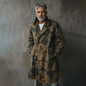 Gabardina cargo de largo medio con solapa y doble botonadura de camuflaje para hombre