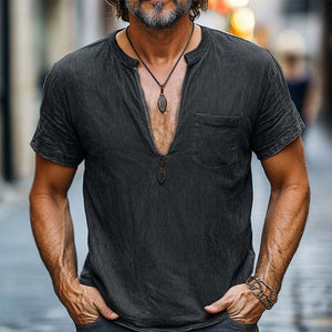 Lässiges, hautfreundliches T-Shirt mit halbem Reißverschluss im Distressed-Look für Herren