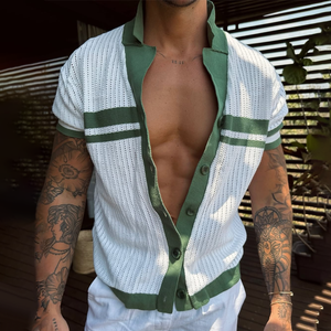 Polo de manga corta de punto a rayas con solapa con muesca y botonadura sencilla para hombre