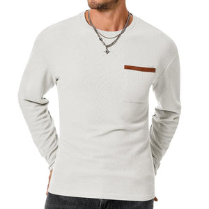 Camiseta informal de manga larga ajustada con bolsillo de parche y cuello redondo tipo gofre para hombre