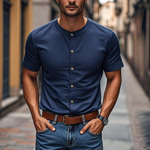 Camisa informal de algodón de manga corta, cuello redondo y botonadura sencilla para hombre