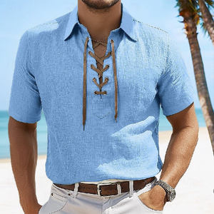 Camisa informal de manga corta con solapa de encaje para vacaciones de color liso para hombre