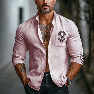 Camisa de manga larga con solapa y estampado pirata para hombre