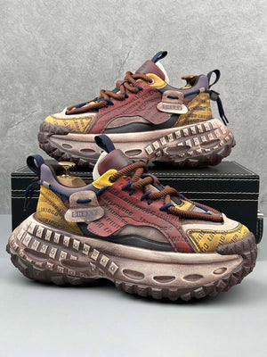 Zapatillas de plataforma con suela de neumático y letras cosidas