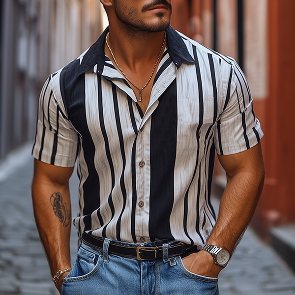 Camisa de manga corta de gasa con estampado de rayas verticales retro informal para hombre