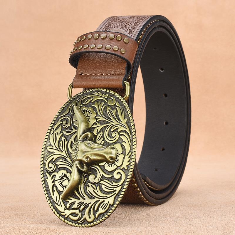Cinturón vintage con remaches en relieve para hombre