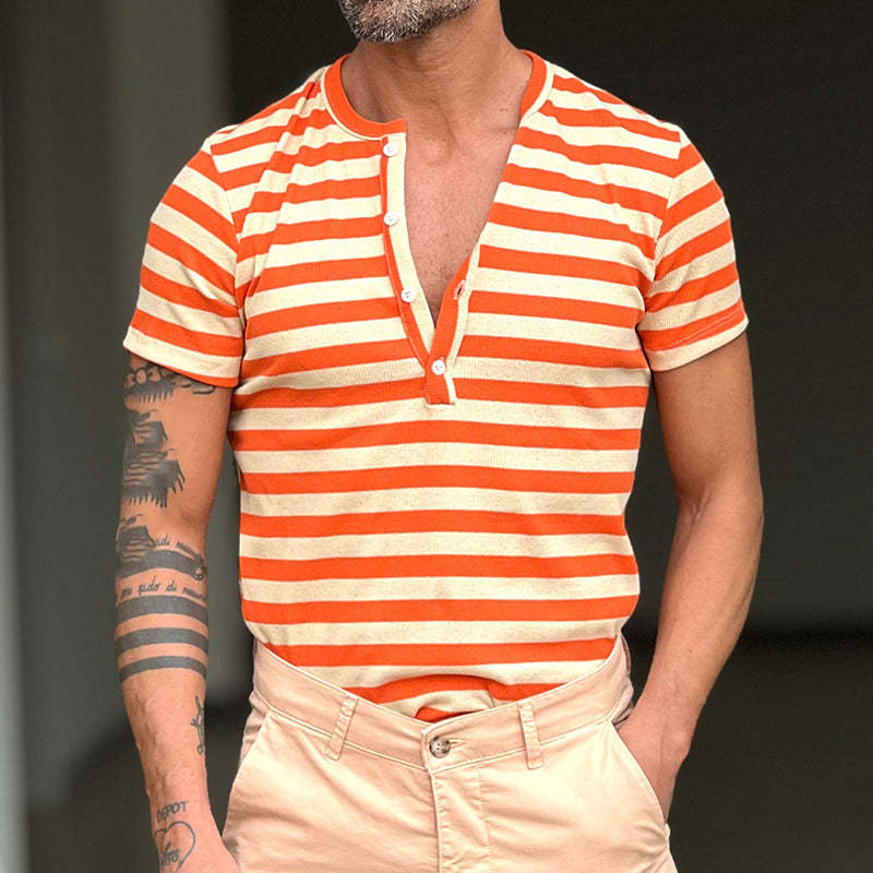 Camiseta informal de manga corta con cuello henley a rayas para hombre 