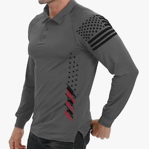 POLO DE MANGA LARGA CON ESTAMPADO RAGLÁN Y BANDERA DE EE. UU.