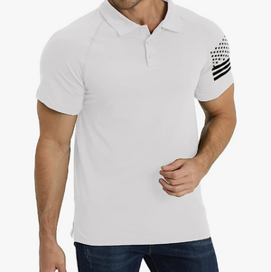 POLO RAGLÁN CON GRÁFICO DE LA BANDERA DE EE. UU.