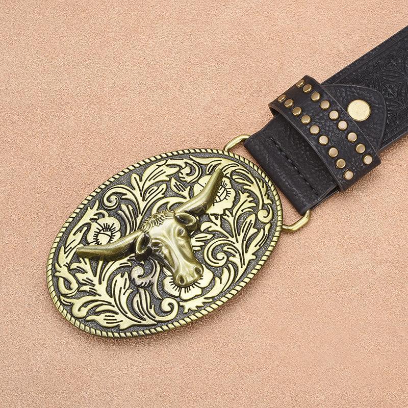 Cinturón vintage con remaches en relieve para hombre