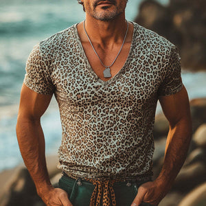 Camiseta cómoda de verano con cuello en V y estampado de leopardo para hombre