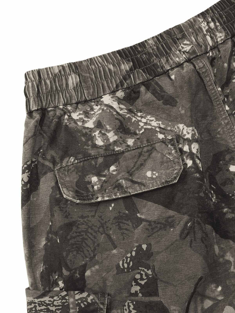 Fallen Leaf Camouflage Pocket Workwear Shorts