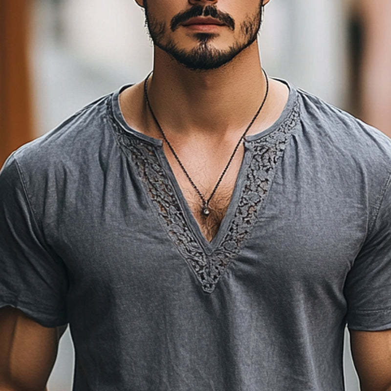 Lässiges Herren-T-Shirt mit V-Ausschnitt und gespleißter Spitze und kurzen Ärmeln