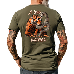 Camiseta de manga corta con cuello redondo y estampado "A True Warrior" para hombre, estilo retro e informal