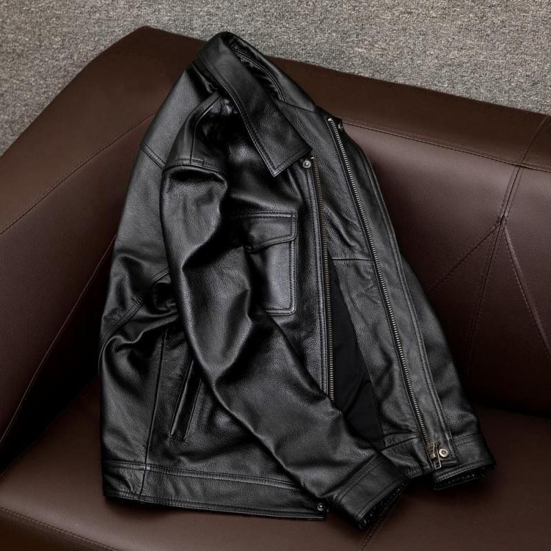 Herren-Lederjacke mit Vintage-Revers und doppelter Brusttasche