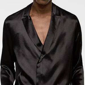 Camisa informal de manga larga negra de satén con cuello en V profundo para hombre, moda de primavera