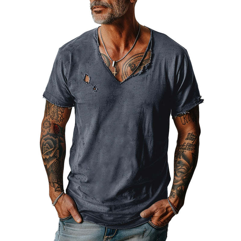 Herren-T-Shirt im Used-Look mit zerrissenen Kanten und V-Ausschnitt, kurzärmelig