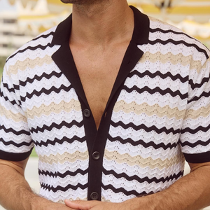 Herren-Poloshirt mit Wellenmuster und einreihigem Revers, kurzärmelig