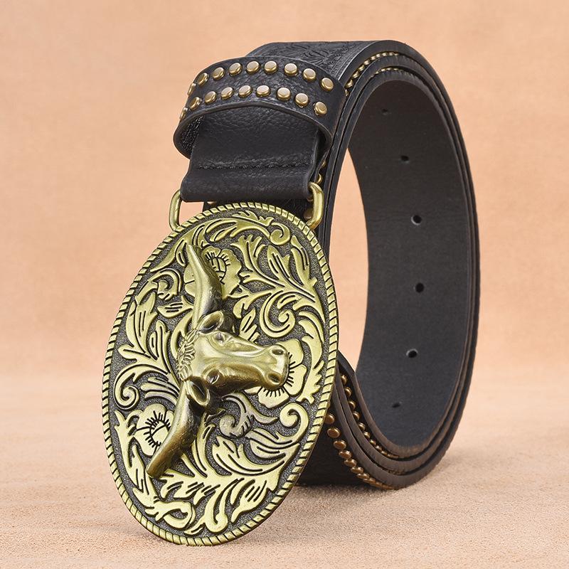 Cinturón vintage con remaches en relieve para hombre