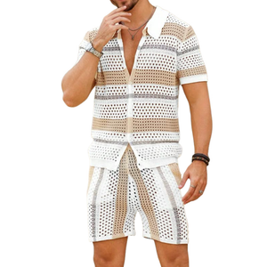 Conjunto informal de cárdigan holgado con solapa y botonadura sencilla para hombre, pantalones cortos con cintura elástica y punto calado a rayas