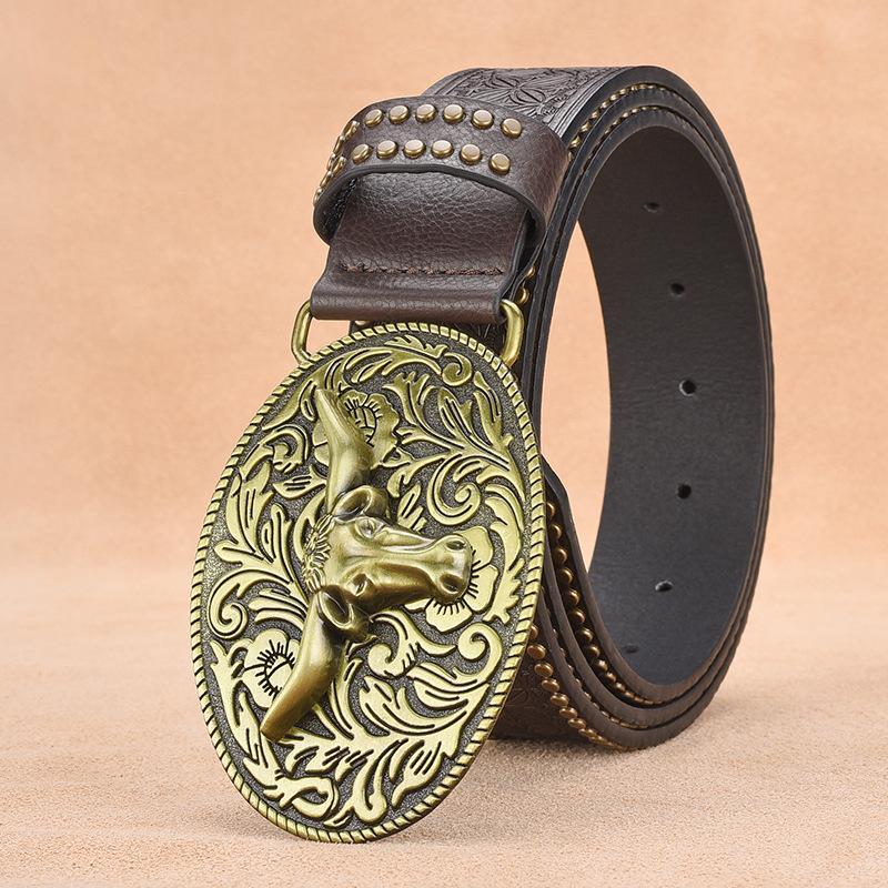 Cinturón vintage con remaches en relieve para hombre