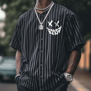 Camiseta de manga corta con botones estilo béisbol, estilo hip hop, con cara sonriente y rayas estilo retro informal para hombre