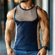 Camiseta deportiva sin mangas con cuello redondo y malla de color liso para hombre
