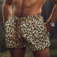 Pantalones cortos casuales con estampado de leopardo retro de verano para hombre