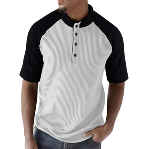 Camiseta informal de manga corta holgada con cuello henley y contraste de colores para hombre