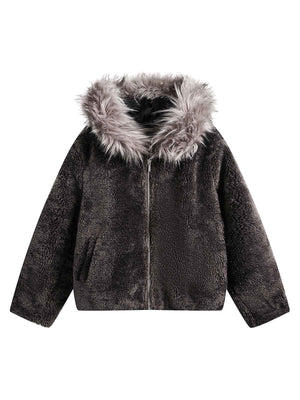 Chaqueta acolchada de sherpa con capucha de piel 