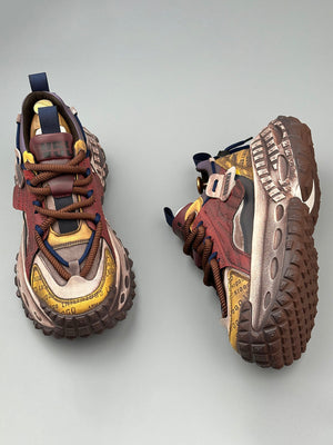 Zapatillas de plataforma con suela de neumático y letras cosidas 