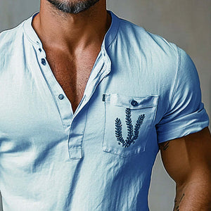 Camiseta informal de manga corta con cuello henley y estampado de bolsillo para hombre