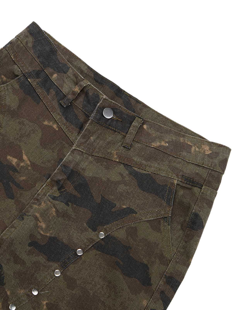 Camouflage Pleated Rivet Pants