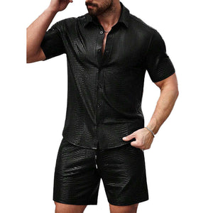 Zweiteiliges Herren-Set aus strukturierten Kurzarm-Shorts aus Leder