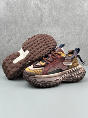 Zapatillas de plataforma con suela de neumático y letras cosidas 