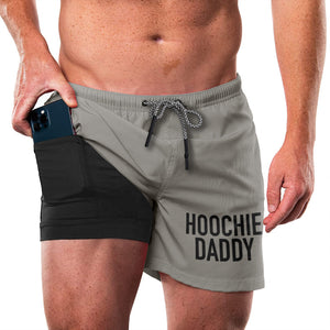 Pantalones cortos para correr Hoochie Daddy de secado rápido con bolsillo, 2 en 1, de 7 pulgadas de entrepierna