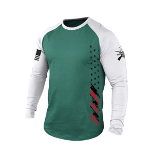 CAMISETA DE MANGA LARGA RAGLÁN CON GRÁFICO DE LA BANDERA DE EE. UU.