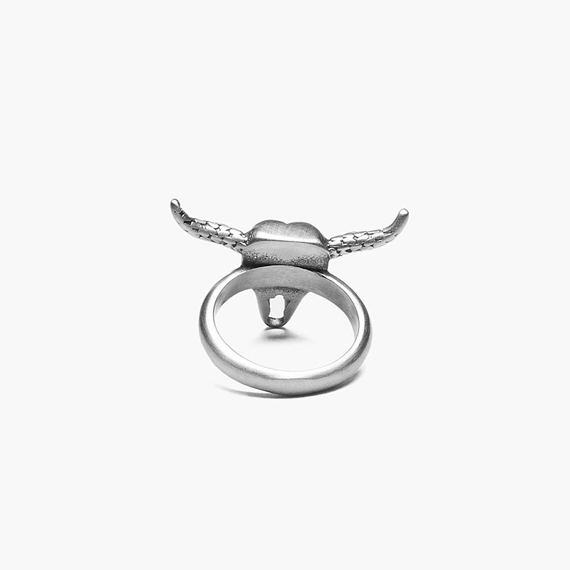 RETRO COW SKULL RING